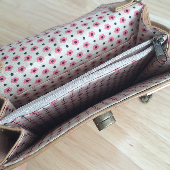 Cross body faux leather purse - Picture 3 of 3