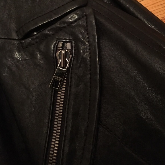 ***SOLD*** Andrew Marc Shiny Leather jacket - Picture 4 of 4