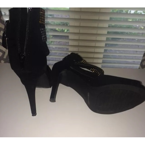 🚫🚫SOLD🚫🚫 Black ankle strap sandal - Picture 3 of 4