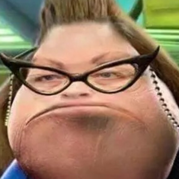 Meet your Posher, Sophia