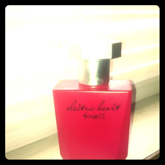 Rue 21 perfume