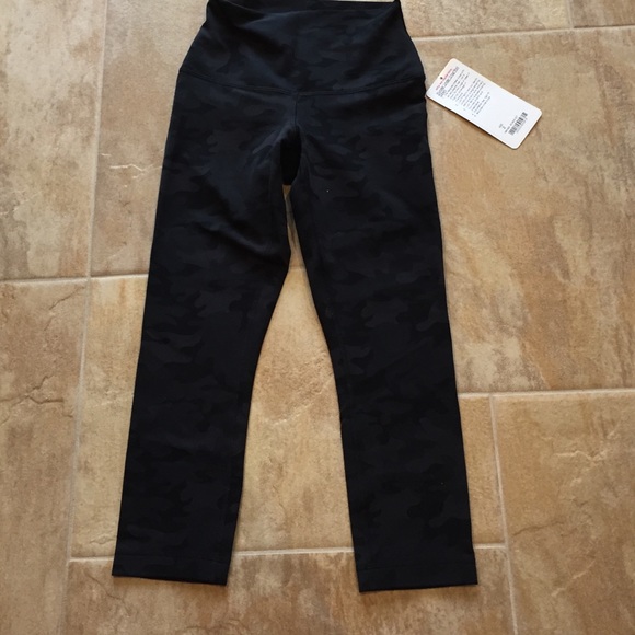 Lululemon rare wunder under crop roll down nwt