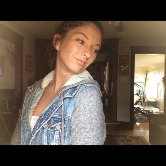 Meet your Posher, Elizabeth - Picture 2 of 3