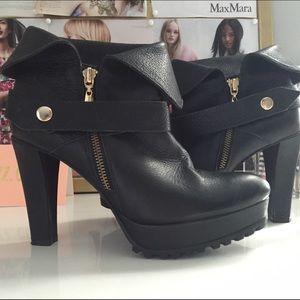 Diane Von Furstenberg Black Ankle booties- size 7