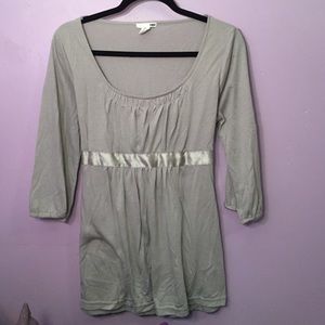 grey flowy top