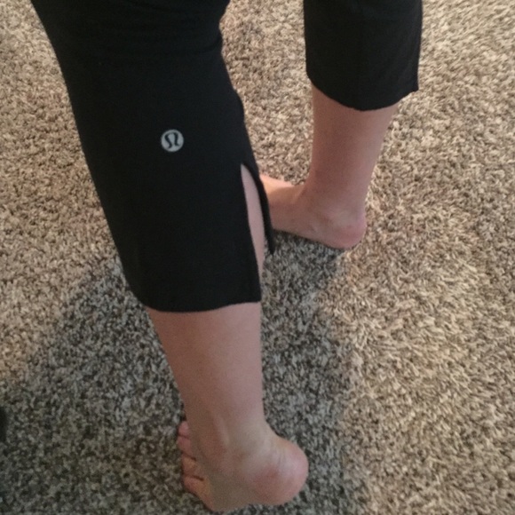 Lululemon capris - Picture 3 of 4