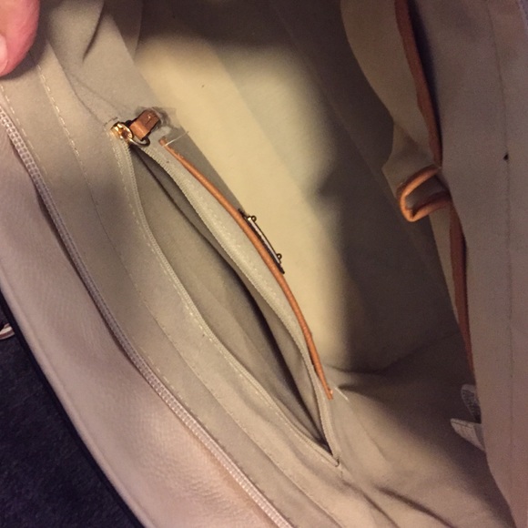 Handbag - Picture 2 of 3