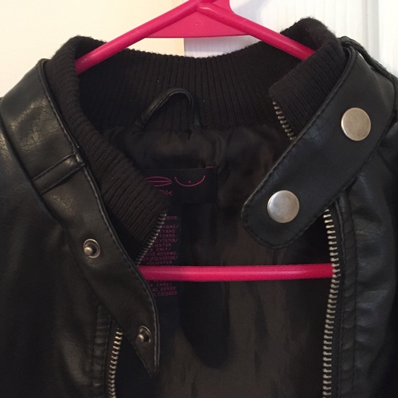 Leather jacket - Picture 3 of 4