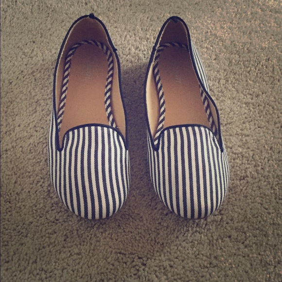 Old Navy Flats - Size 8