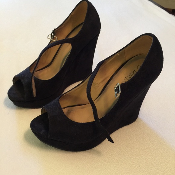 Black peep toe wedges
