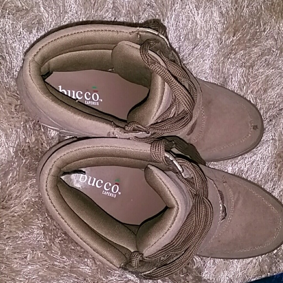 Shoe