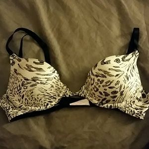 34A Leopard print bra