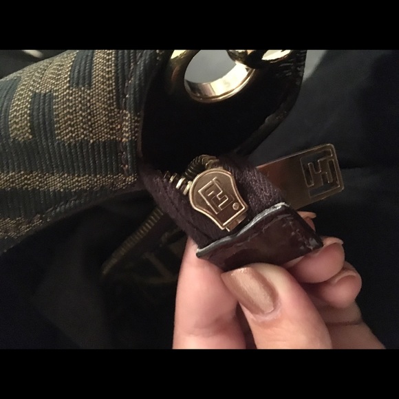 EC Fendi tote - Picture 4 of 4