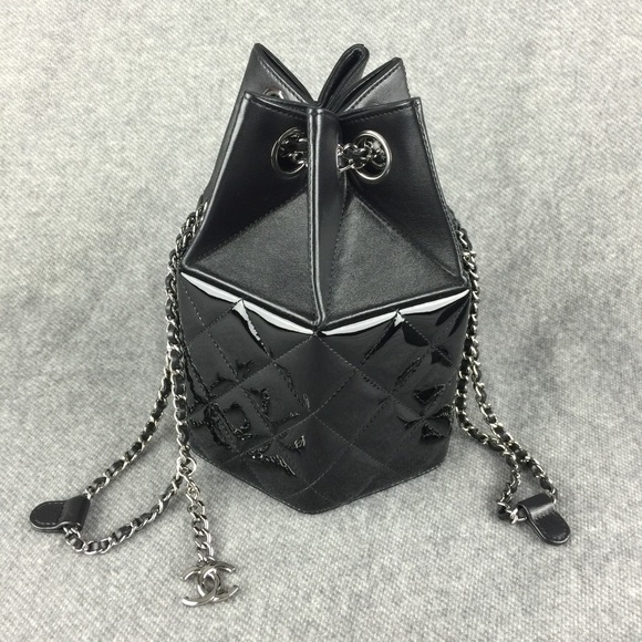 🎉 SOLD Chanel evening bag/wristlet - Picture 2 of 3