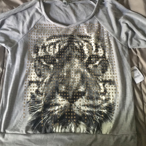 Gray graphic top with gold accents