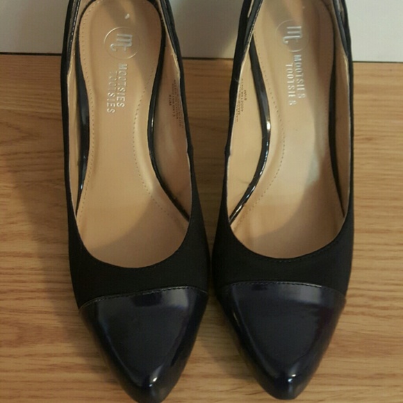 Mootsies Tootsies Navy Pumps