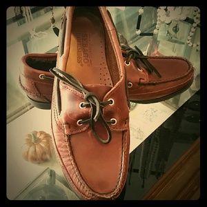 Leather boat shoes