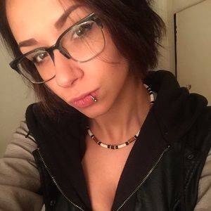 Meet your Posher, Janelle