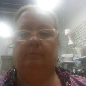 Meet your Posher, Debbie