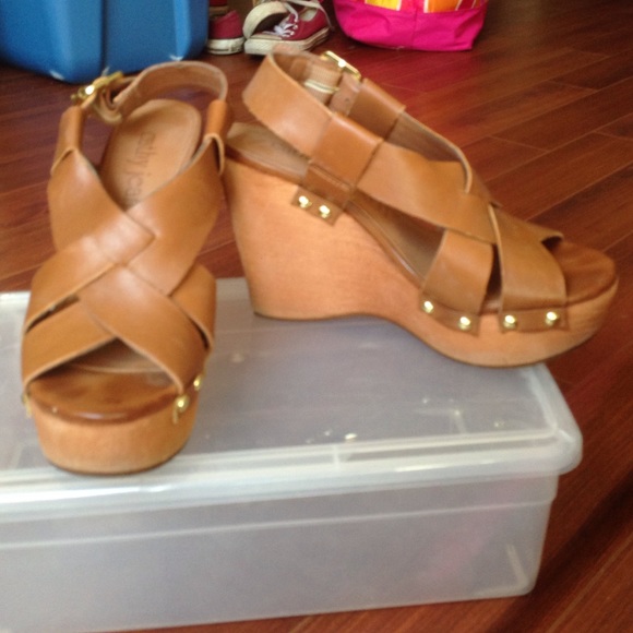 brown wedges