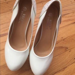 high heel shoes. Size 37/ 7 adorable !