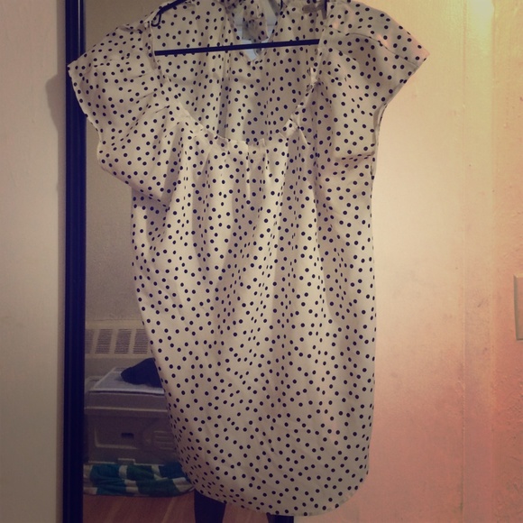 LC Lauren Conrad Tops - 🎉FLASH SALE Beautiful polkadot blouse