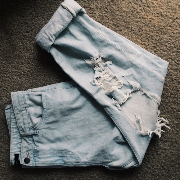 Forever 21 Denim - High Waisted Forever 21 Boyfriend Jeans