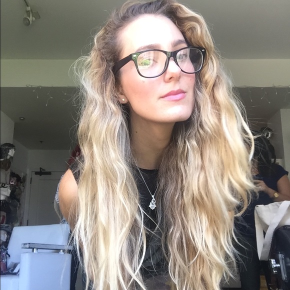 Meet your Posher, Kelly - Picture 3 of 5