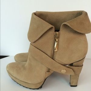 Dvf tan leather booties