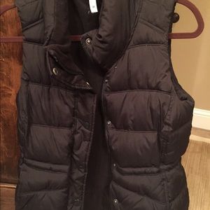 Bundle of 2 puffer vests
