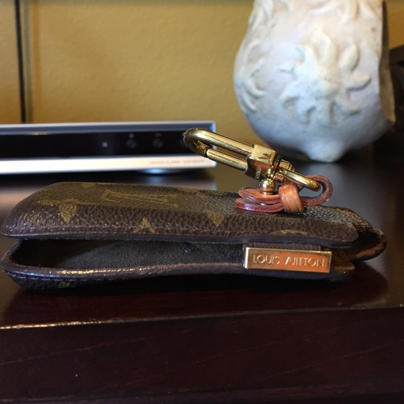 Louis Vuitton pouch or phone case⚡️OBO⚡️ - Picture 3 of 4