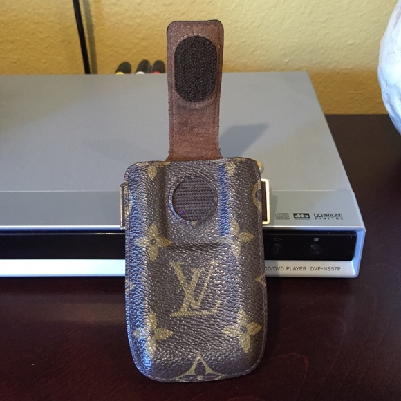 Louis Vuitton pouch or phone case⚡️OBO⚡️ - Picture 4 of 4
