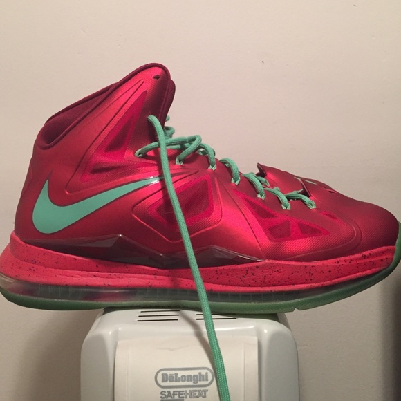 LeBron 10 "Christmas"
