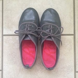 ⚡️ HOLD ⚡️ Until Oct 30th - Roxy Flats