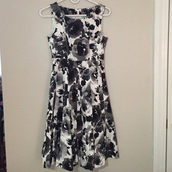 H&M Adorable black and white dress!