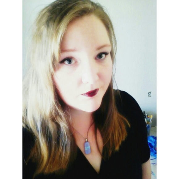 Meet your Posher, Christine - Picture 1 of 1