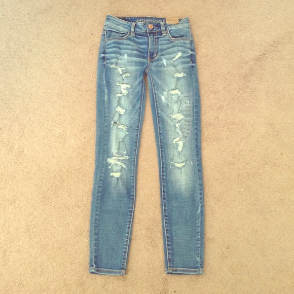 Destroyed AE Ankle Jeans