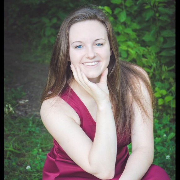 Meet your Posher, Alyssa