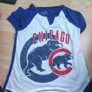Cubs blue and white t-shirt