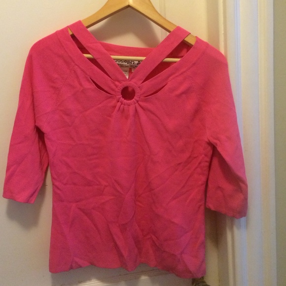 Hot pink keyhole going out top!