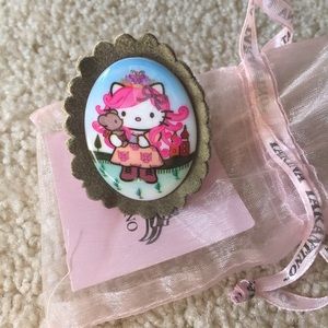 Tarina Tarantino hello kitty leatherette ring