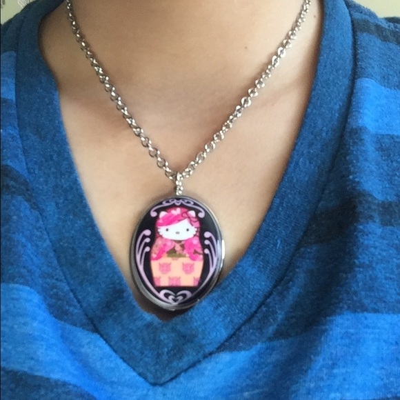 Tarina Tarantino hello kitty oval necklace - Picture 3 of 3