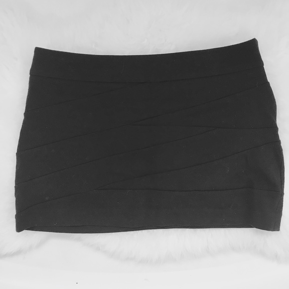 Express Black Mini Skirt - Picture 1 of 2