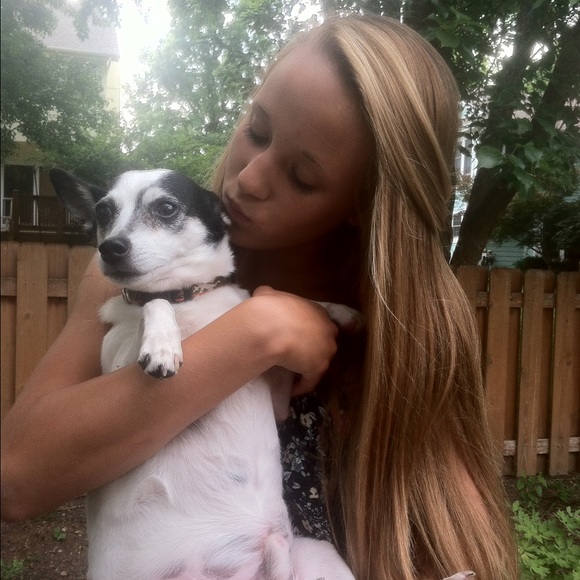 Meet your Posher, Hallie