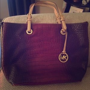 💯Michael Kors Deep Red Python Print Tote.
