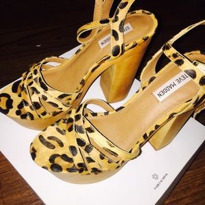 PLATFORM WOOD CHEETAH PRINT STRAP WEDGE HEELS TAN