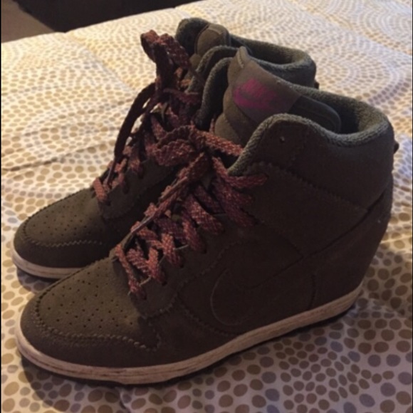 Nike olive green wedges