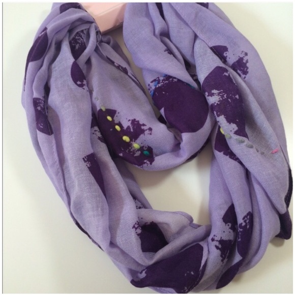 Juicy Couture Accessories - LAST‼️ JUICY COUTURE Purple Heart Infinity Scarf