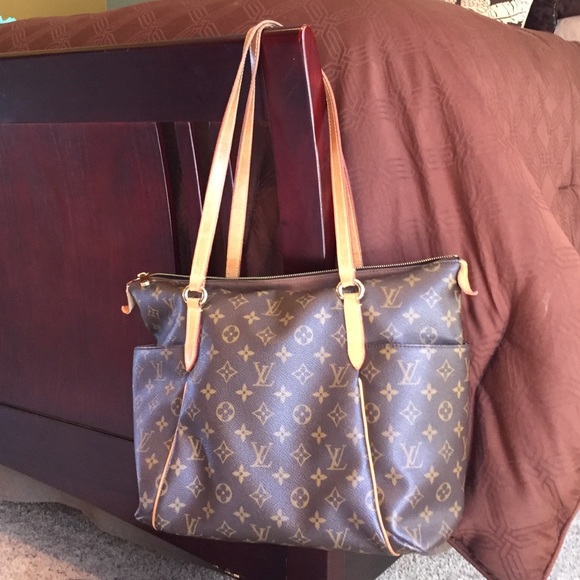 Louis Vuitton Monogram Totally MM - Picture 4 of 4