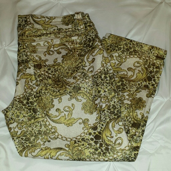 Gold shimmer printed capris